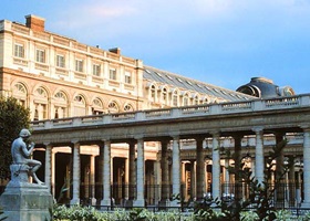 palais royal paris guidebook arcades porches